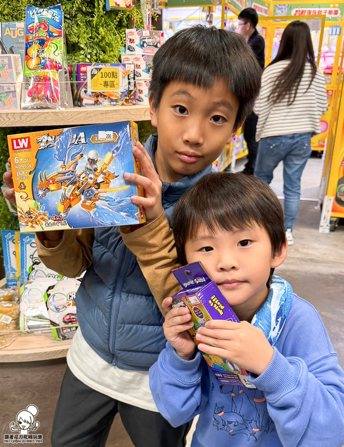 Fun彈珠親子樂園 高雄打彈珠 彈珠台 好玩 親子 互動 娃娃機 夾娃娃 零食 