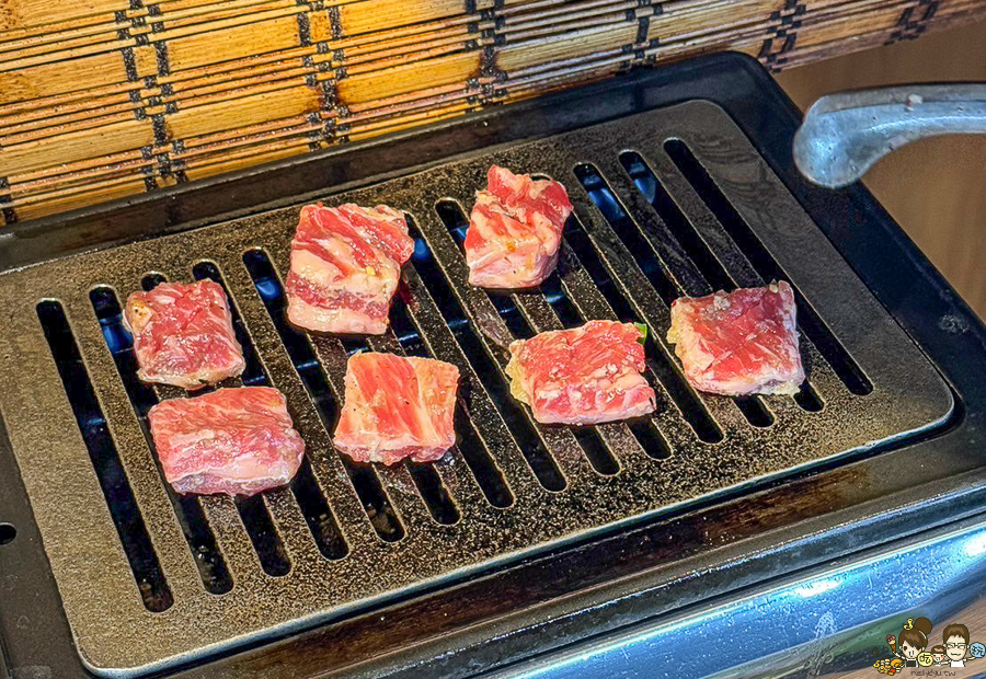 TheOne單人燒肉 獨享 個人燒肉 個人套餐 獨享 獨食 高雄美食 晚餐 消夜