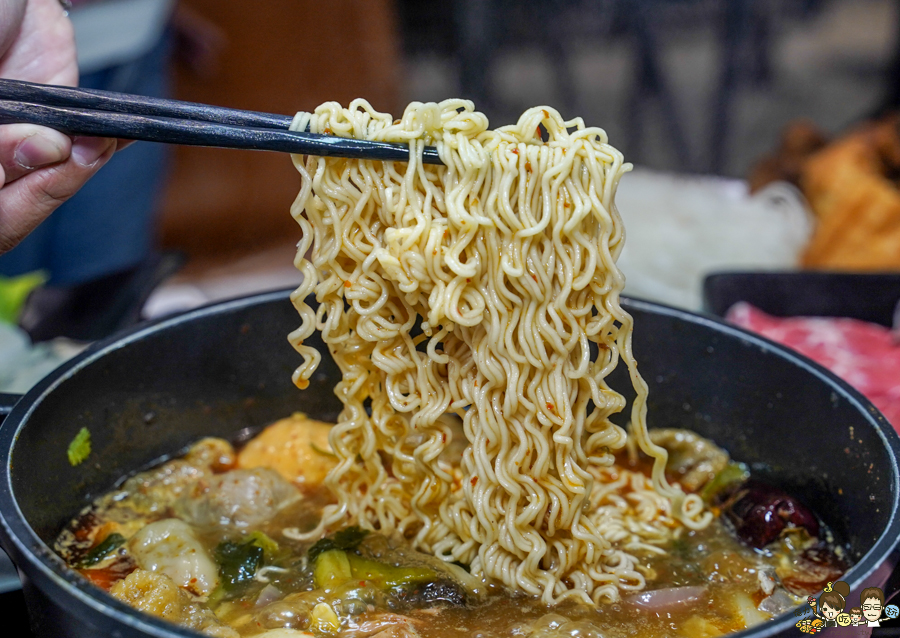 聞雞起爐 鍋物 吃到飽 美味 必吃 港點 港式火鍋 香港火鍋 雞煲 無限暢飲 港點 港式 港點飲品 