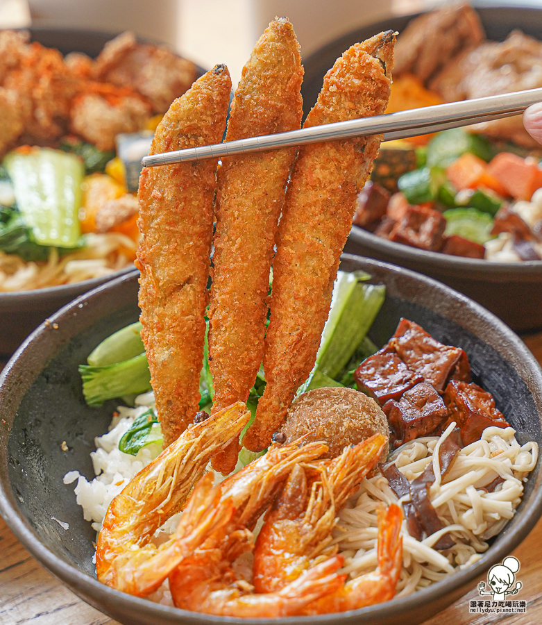 圓圓圓複合式餐飲 左營美食 北高雄 捷運美食 炸物 香雞排 雞排 鍋燒 雞湯 手作