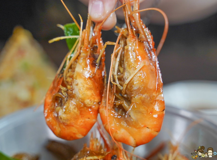 水明蝦 活蝦料理 台菜 高雄 泰國蝦 高雄美食 海鮮 敲敲魚 鹽焗 胡椒蝦 聚餐 聚會