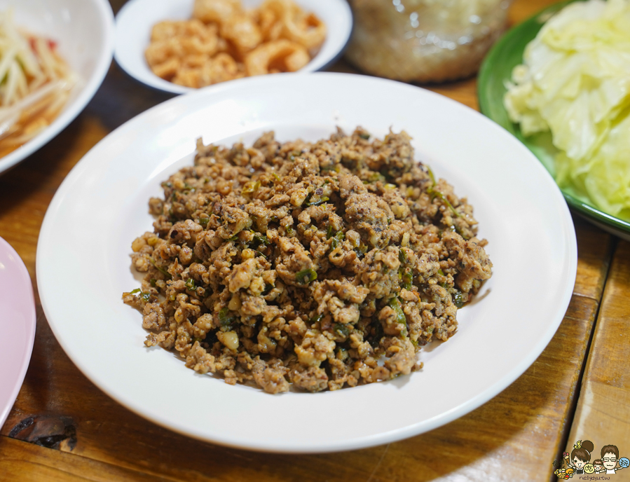 送噹夜市餐廳 泰國美食 涼拌青木瓜 正宗 道地 酸辣 大城老船麵 鹽埕美食