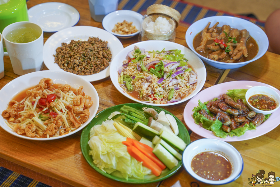 送噹夜市餐廳 泰國美食 涼拌青木瓜 正宗 道地 酸辣 大城老船麵 鹽埕美食