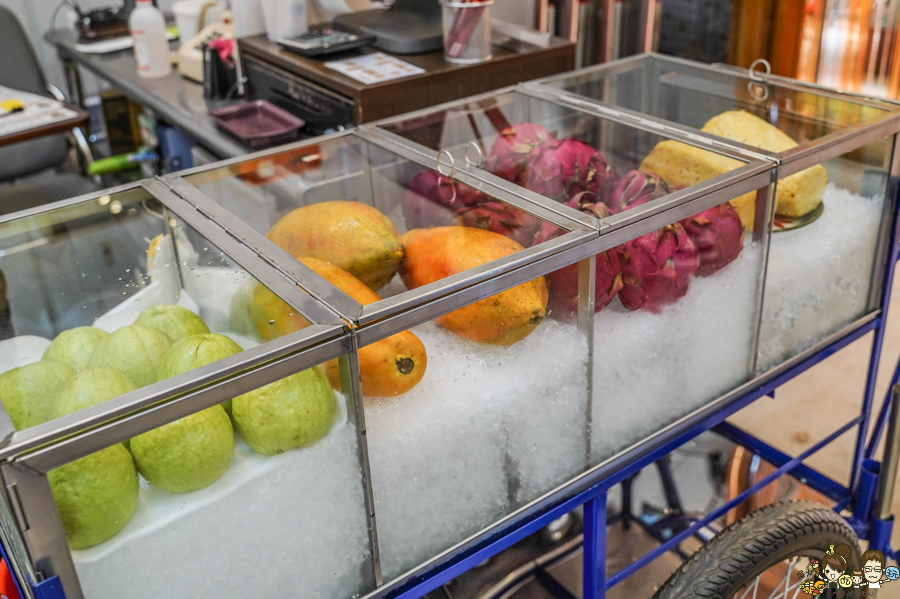 送噹夜市餐廳 泰國美食 涼拌青木瓜 正宗 道地 酸辣 大城老船麵 鹽埕美食