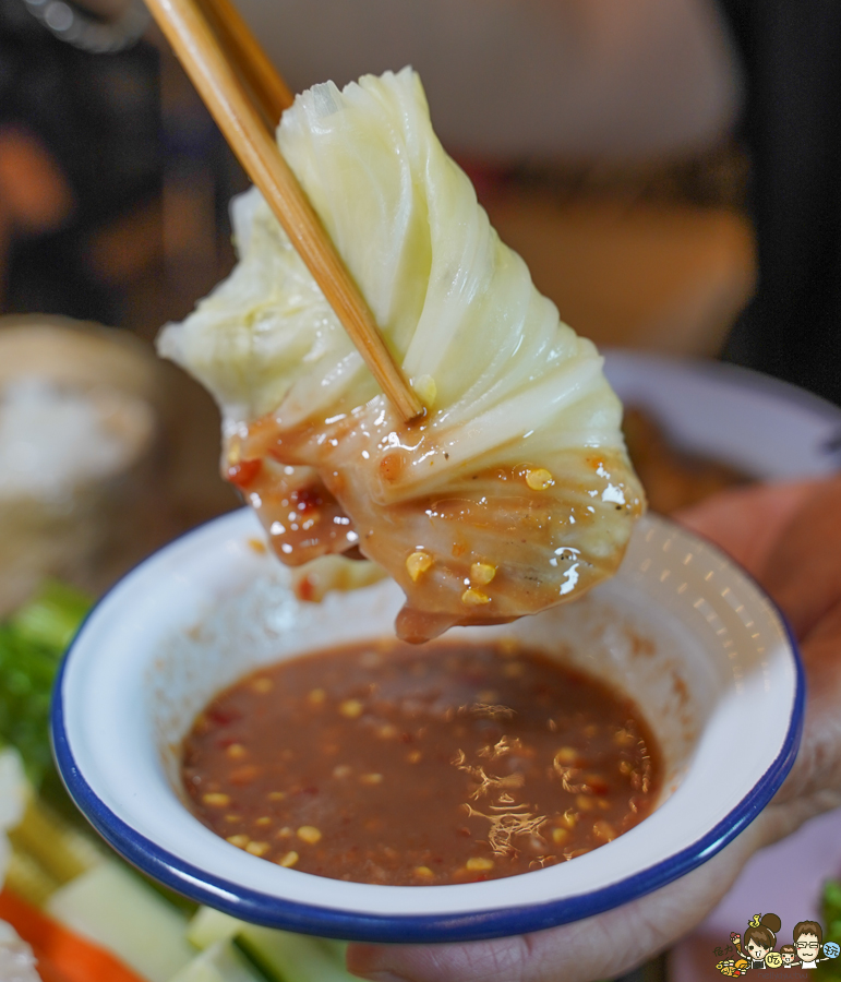 送噹夜市餐廳 泰國美食 涼拌青木瓜 正宗 道地 酸辣 大城老船麵 鹽埕美食