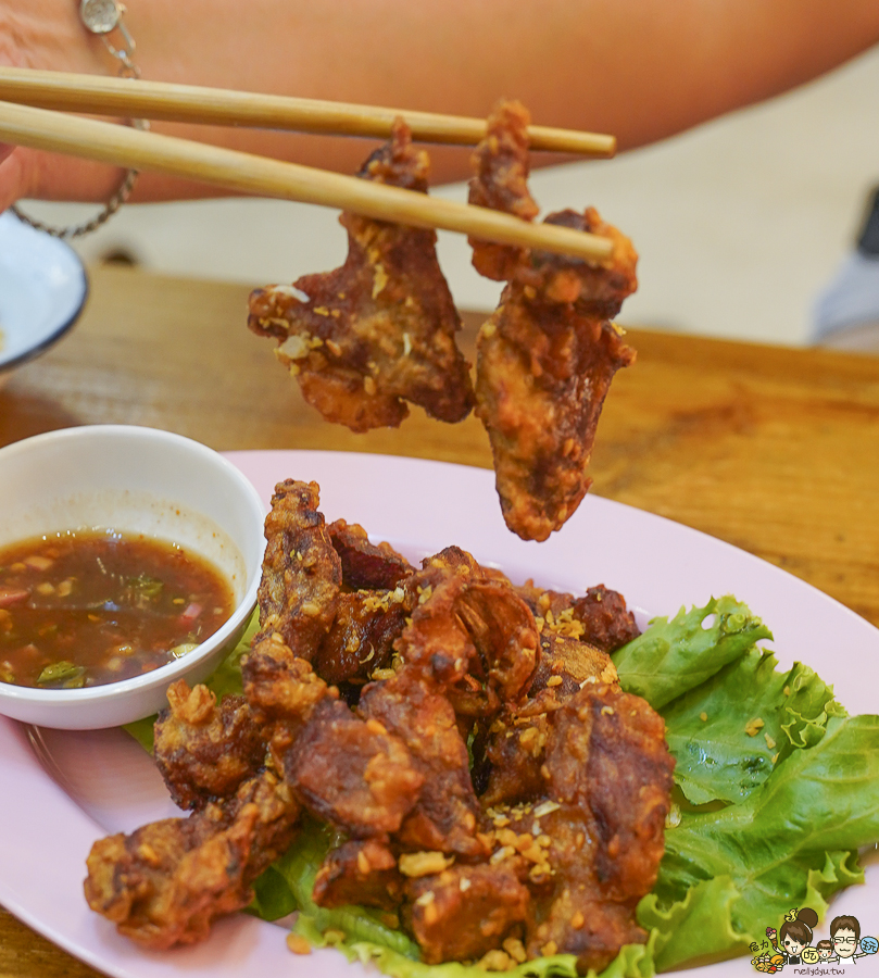 送噹夜市餐廳 泰國美食 涼拌青木瓜 正宗 道地 酸辣 大城老船麵 鹽埕美食