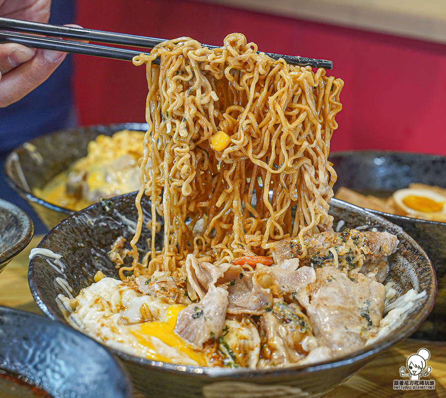 食扒穗 三民區 招牌炒泡麵 醬飯類 鐵板烏龍麵 麻辣燙 乾拌 炒泡麵 泡麵 炒麵 大阪燒 