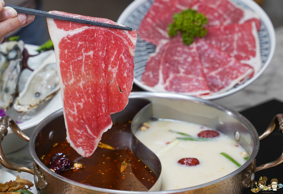 灑椒 高雄美食 高雄鍋物 慶生 聚餐 聚會 火鍋 鴛鴦鍋 好吃 肉肉盤 壽星送 免費吃 