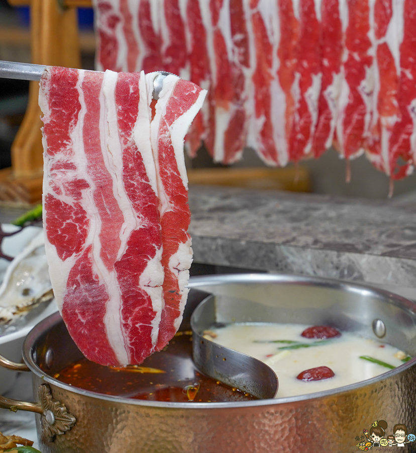 灑椒 高雄美食 高雄鍋物 慶生 聚餐 聚會 火鍋 鴛鴦鍋 好吃 肉肉盤 壽星送 免費吃 