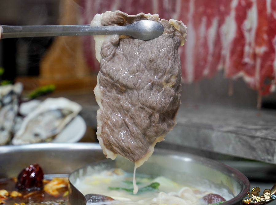 灑椒 高雄美食 高雄鍋物 慶生 聚餐 聚會 火鍋 鴛鴦鍋 好吃 肉肉盤 壽星送 免費吃 