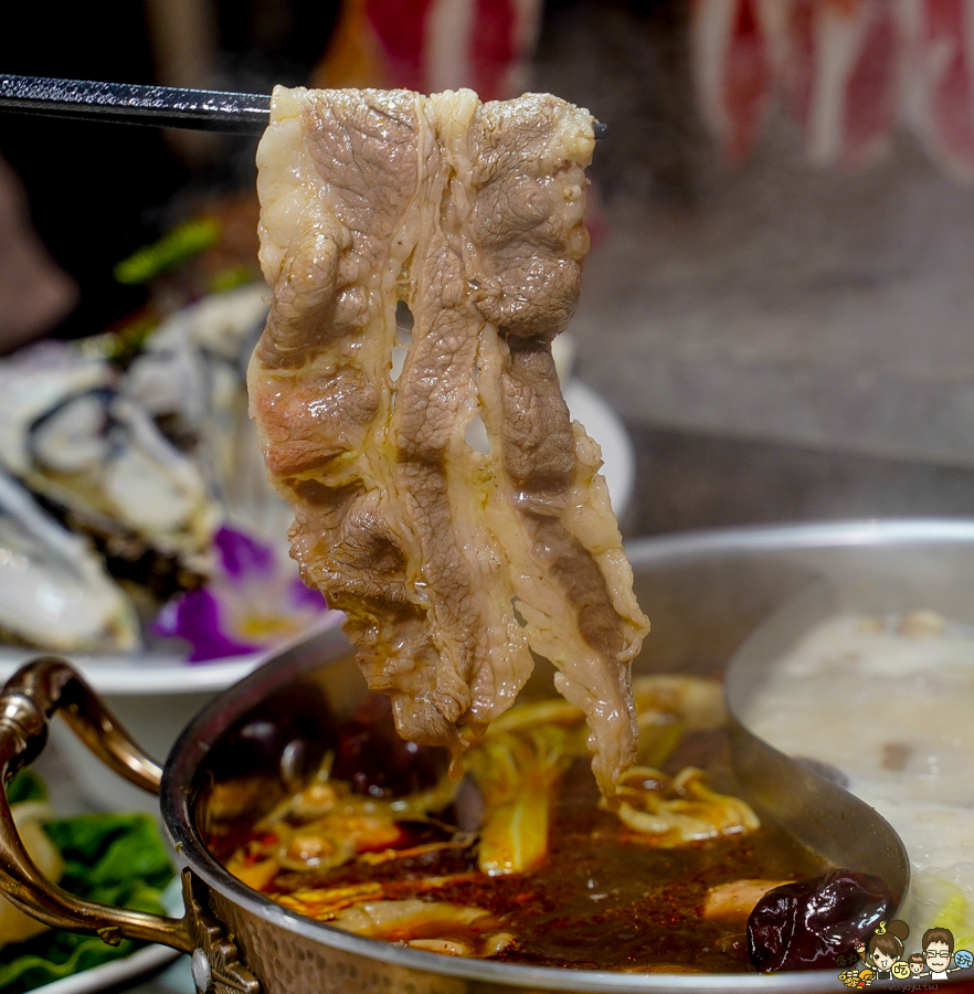 灑椒 高雄美食 高雄鍋物 慶生 聚餐 聚會 火鍋 鴛鴦鍋 好吃 肉肉盤 壽星送 免費吃 