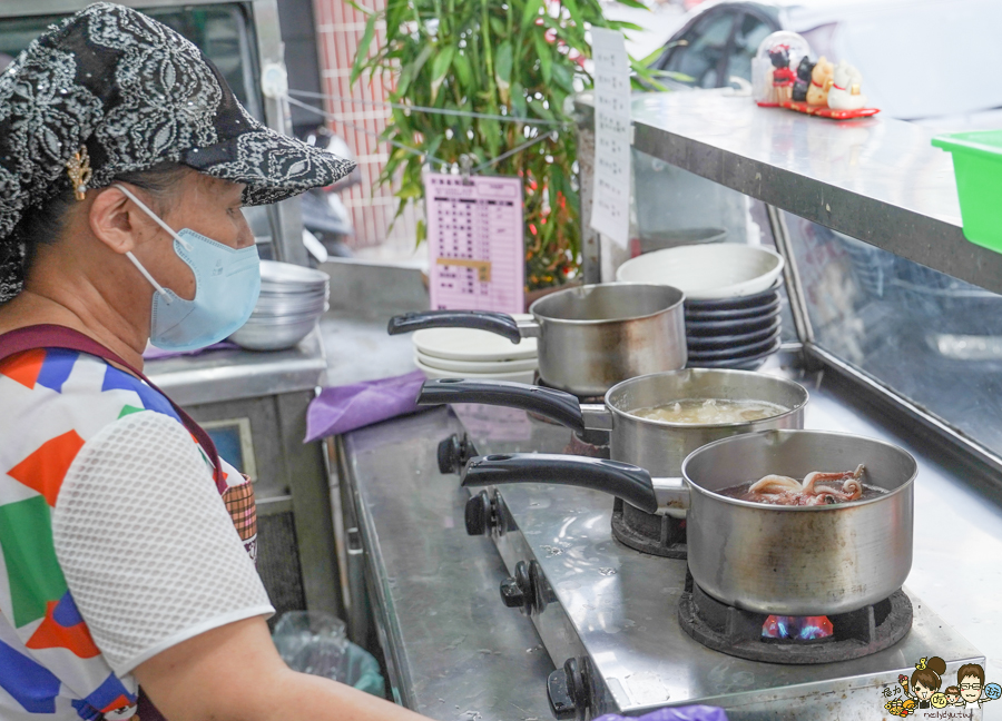 欣漁翁海產粥 高雄美食 熱河美食 高醫美食 必吃 海產粥 飯湯 新鮮 好吃 大份量 阿嬤怕你餓