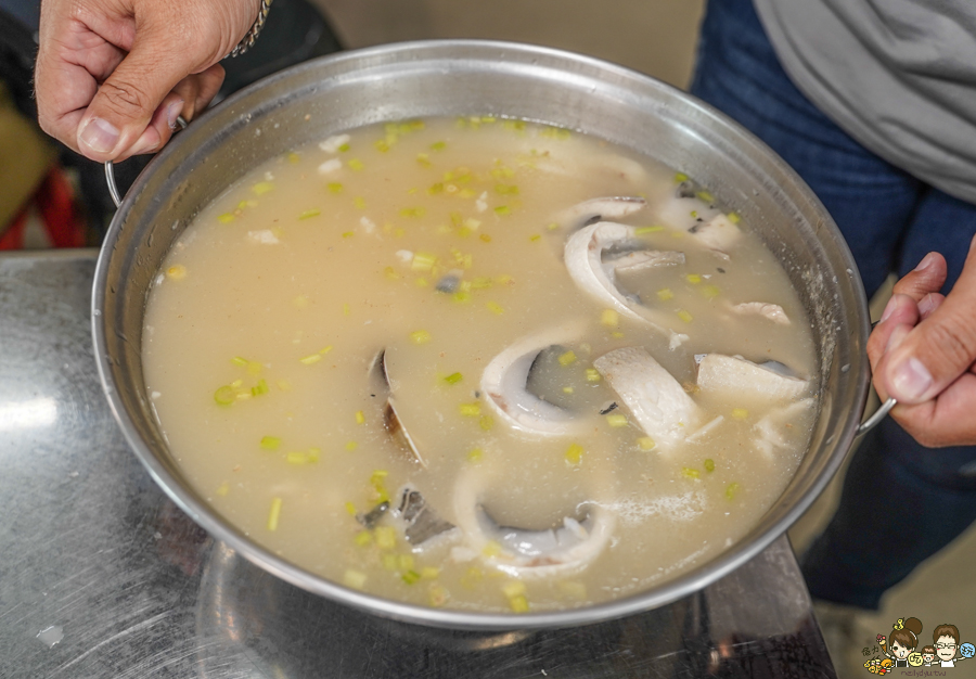 欣漁翁海產粥 高雄美食 熱河美食 高醫美食 必吃 海產粥 飯湯 新鮮 好吃 大份量 阿嬤怕你餓