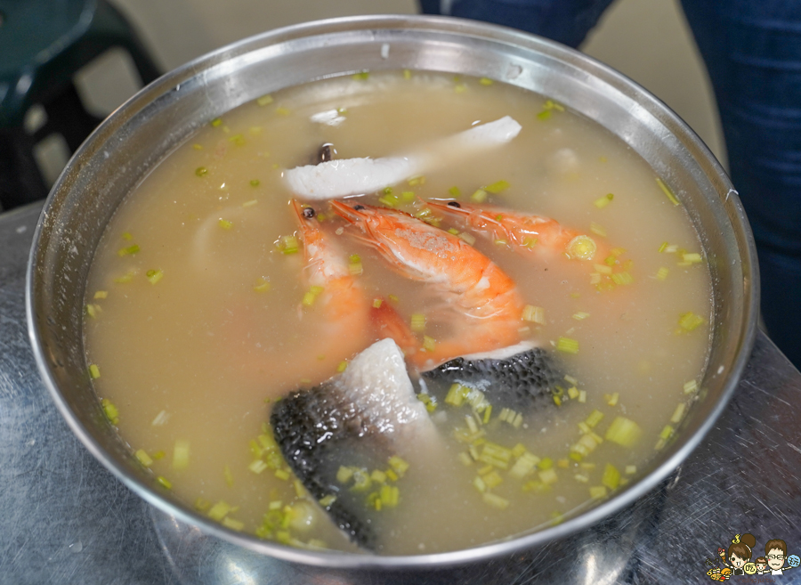 欣漁翁海產粥 高雄美食 熱河美食 高醫美食 必吃 海產粥 飯湯 新鮮 好吃 大份量 阿嬤怕你餓