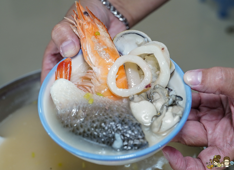 欣漁翁海產粥 高雄美食 熱河美食 高醫美食 必吃 海產粥 飯湯 新鮮 好吃 大份量 阿嬤怕你餓