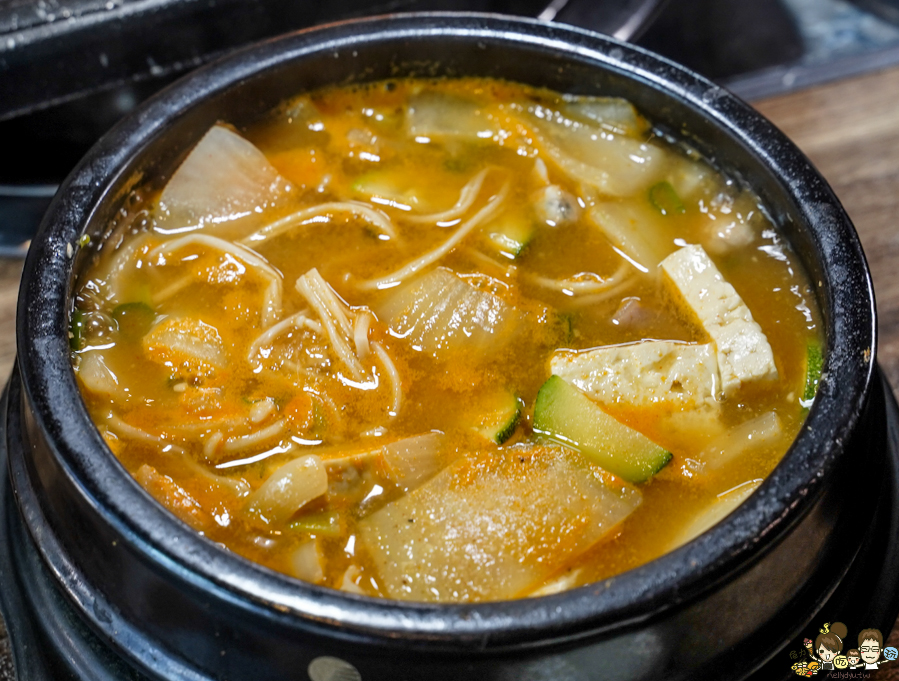 韓式烤肉 韓式料理 水刺床 烤肉 拌飯 小菜免費吃 韓式小菜 聚餐 聚會 文山特區 美術館 高雄美食