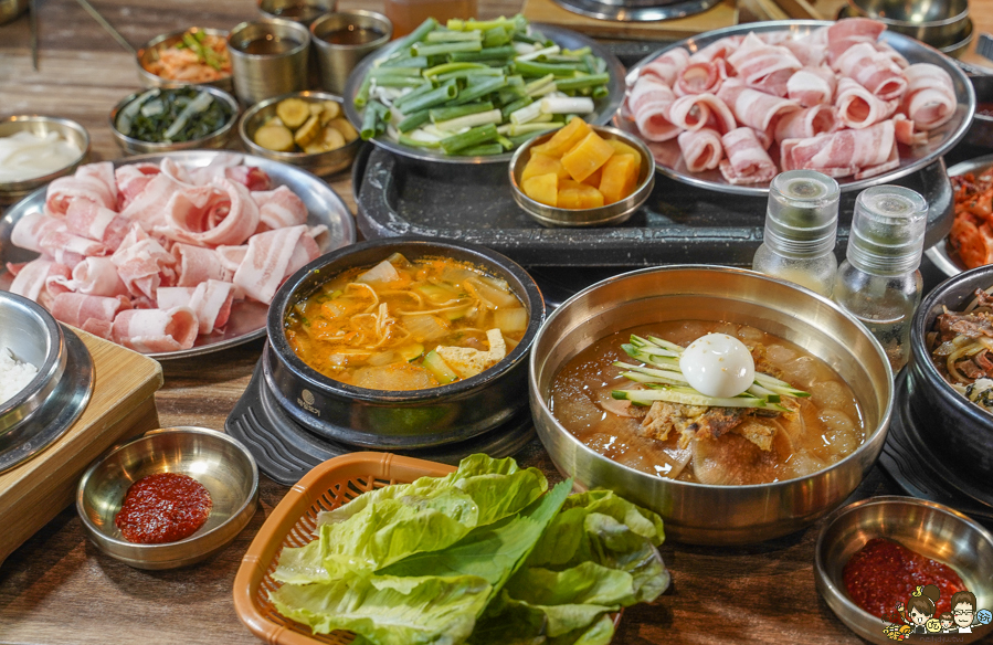 韓式烤肉 韓式料理 水刺床 烤肉 拌飯 小菜免費吃 韓式小菜 聚餐 聚會 文山特區 美術館 高雄美食