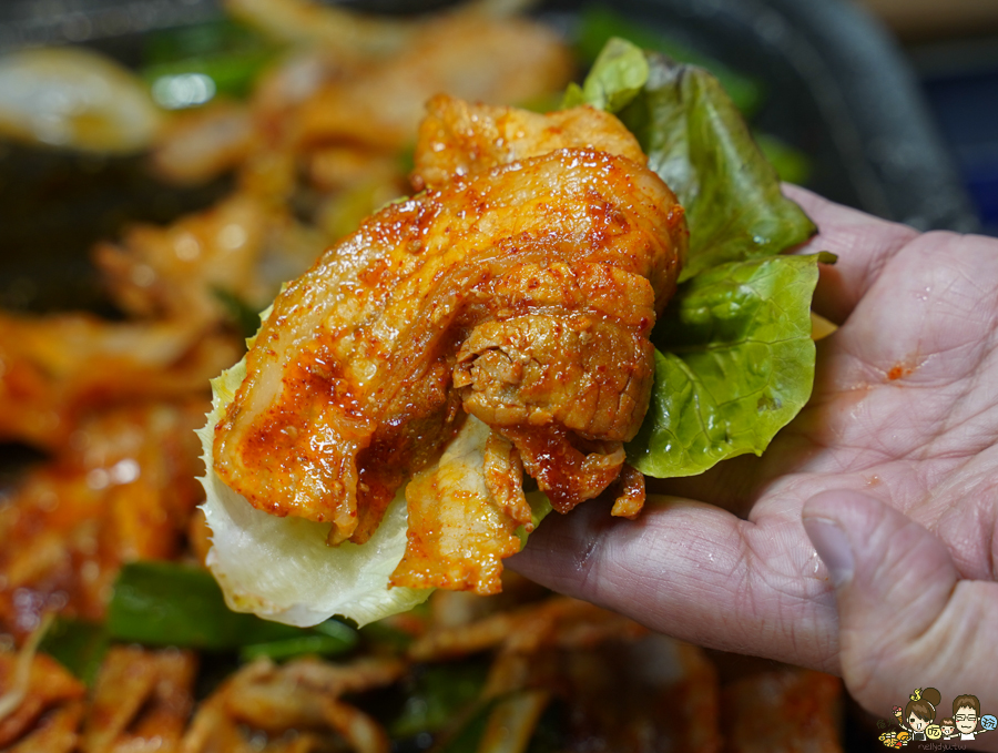 韓式烤肉 韓式料理 水刺床 烤肉 拌飯 小菜免費吃 韓式小菜 聚餐 聚會 文山特區 美術館 高雄美食