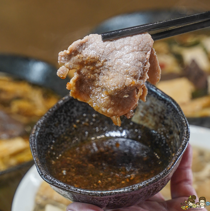 鮮鹽堂鹽水雞 川蜀門小火鍋 高雄美食 推薦必吃 好吃 爽口 店內