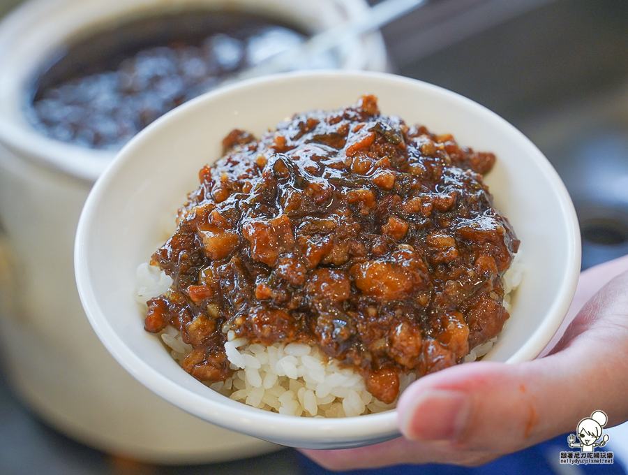 臺灣麵雞飯 牛肉麵 牛肉拌麵 雞飯 台灣雞飯 肉燥飯 免費湯品