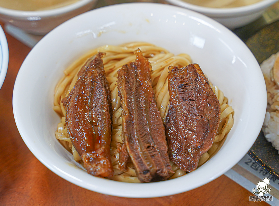 臺灣麵雞飯 牛肉麵 牛肉拌麵 雞飯 台灣雞飯 肉燥飯 免費湯品