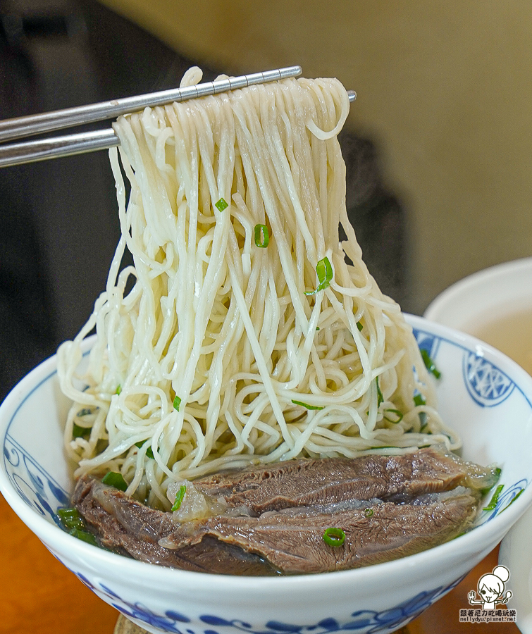 臺灣麵雞飯 牛肉麵 牛肉拌麵 雞飯 台灣雞飯 肉燥飯 免費湯品