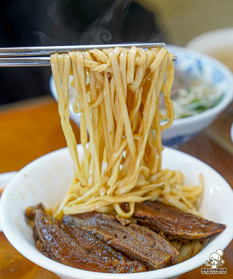 臺灣麵雞飯 牛肉麵 牛肉拌麵 雞飯 台灣雞飯 肉燥飯 免費湯品