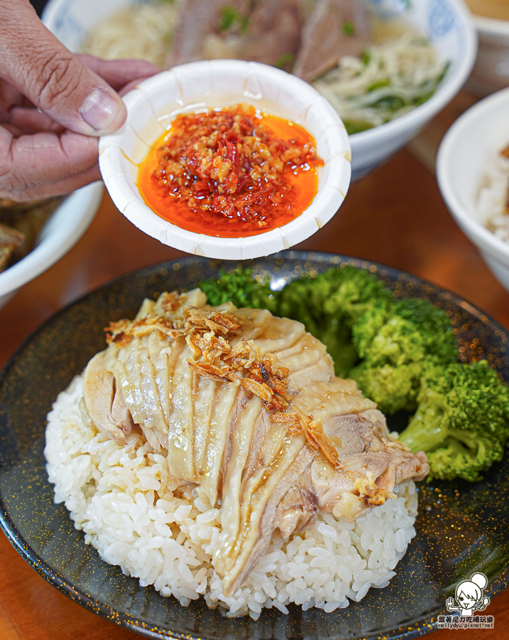 臺灣麵雞飯 牛肉麵 牛肉拌麵 雞飯 台灣雞飯 肉燥飯 免費湯品