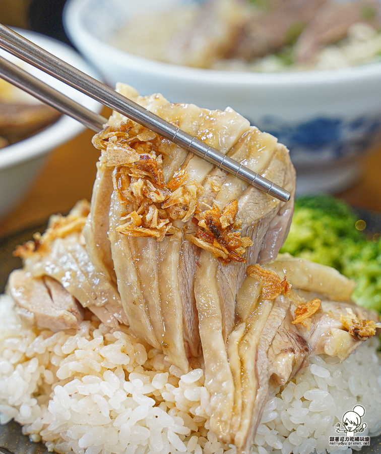 臺灣麵雞飯 牛肉麵 牛肉拌麵 雞飯 台灣雞飯 肉燥飯 免費湯品