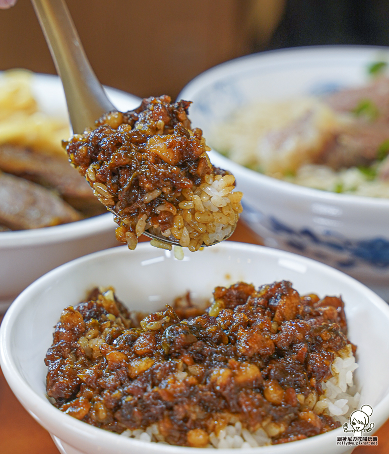 臺灣麵雞飯 牛肉麵 牛肉拌麵 雞飯 台灣雞飯 肉燥飯 免費湯品