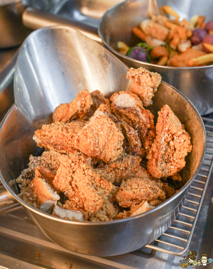 高雄香雞排 鹹酥雞 在地美食 蘋果鹹酥雞 興中夜市 夜市美食 必吃 每天都有 文橫夜市