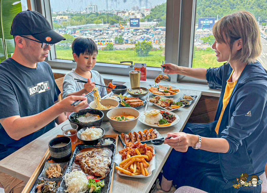 車站美食 左營車站 新開幕 必吃 親子 攀岩 一站式 旅遊 吃喝玩樂