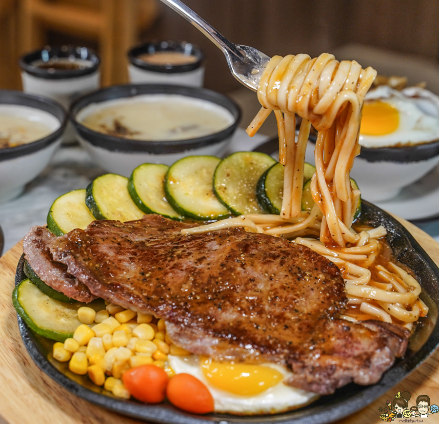 牛忙牛排 鐵板美食 排餐 自助吧 聚餐 聚會 親子 牛排 左營鐵板美食 左營美食 高雄美食