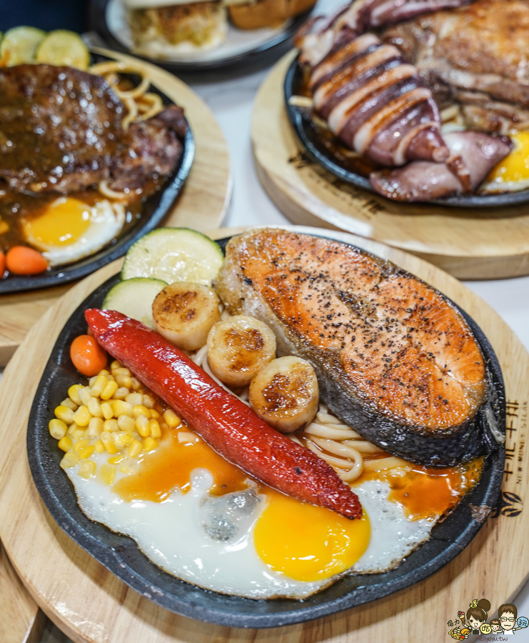 牛忙牛排 鐵板美食 排餐 自助吧 聚餐 聚會 親子 牛排 左營鐵板美食 左營美食 高雄美食