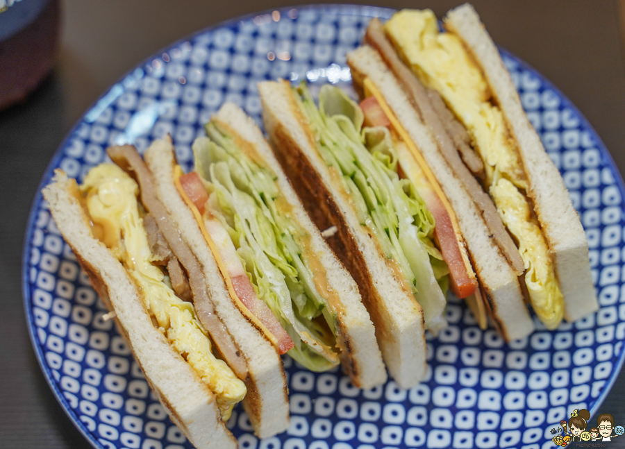 奇奇老闆碳烤三明治 三明治 輕食 鍋燒 麻奶 招牌 巷弄美食 花生醬 吐司 厚片 隱藏版 高雄美食 晚餐宵夜