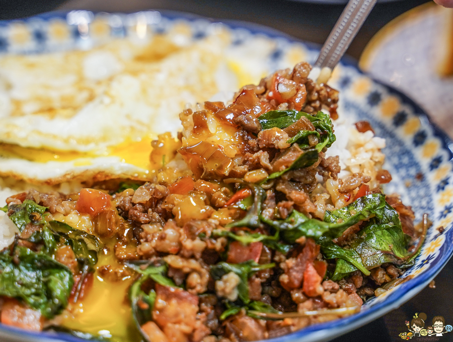 奇奇老闆碳烤三明治 三明治 輕食 鍋燒 麻奶 招牌 巷弄美食 花生醬 吐司 厚片 隱藏版 高雄美食 晚餐宵夜