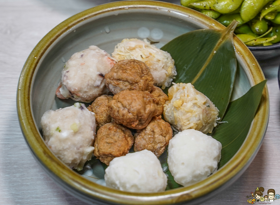 老四川 新開幕 老店 老字號 麻辣火鍋 麻辣燙 鴛鴦鍋 高雄火鍋 高雄美食 高雄聚餐 包廂