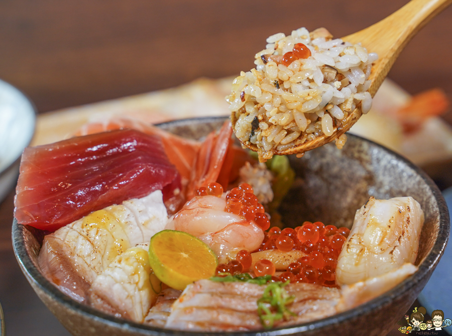 高雄樂壽司 樂壽司 巷弄美食 高雄美食 日料 日本料理 生魚片 丼飯