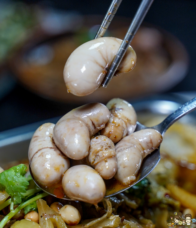 小烤魚食事 高雄左營 左營美食 晚餐 宵夜 包廂 串燒 烤物 燒烤 熱炒 串燒