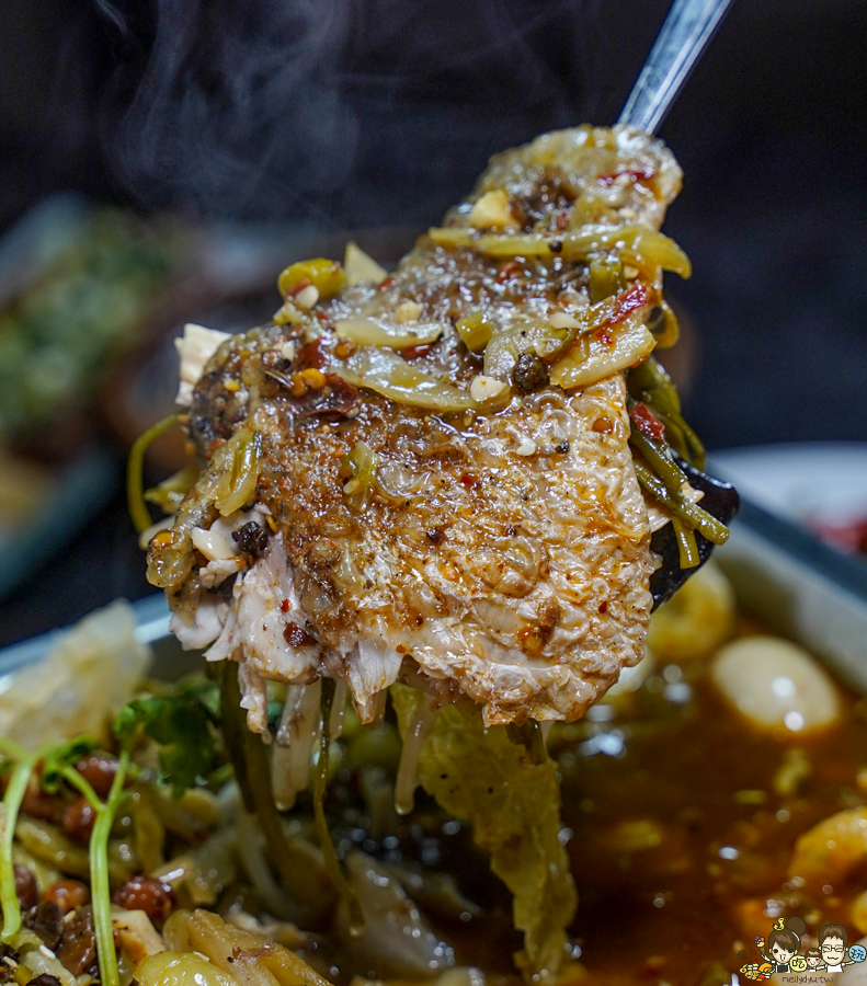 小烤魚食事 高雄左營 左營美食 晚餐 宵夜 包廂 串燒 烤物 燒烤 熱炒 串燒