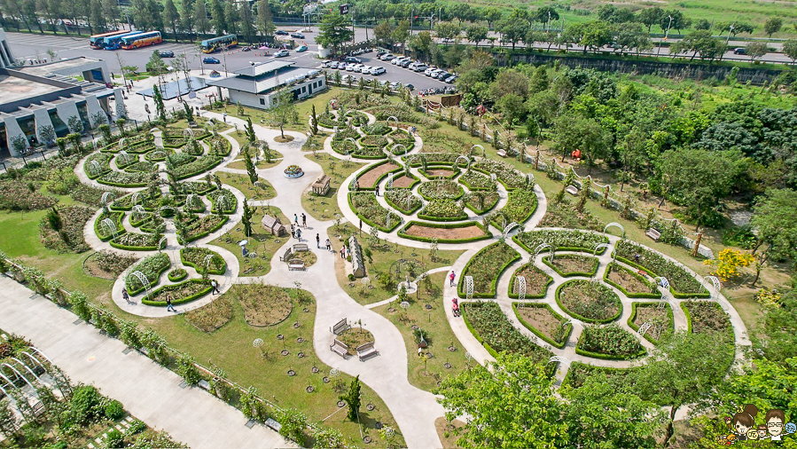 免費 花園 雅聞湖濱療癒森林 觀光工廠 台南 免費停車 入園 好玩 好拍 歐式 法式 餐廳 美食 保養