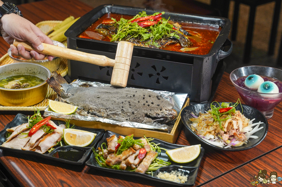 晚餐 宵夜 捷運美食 高雄 烤骨學院 烤魚 化石烤魚 萬聖節 節慶 特製 獨家 烤物 串串