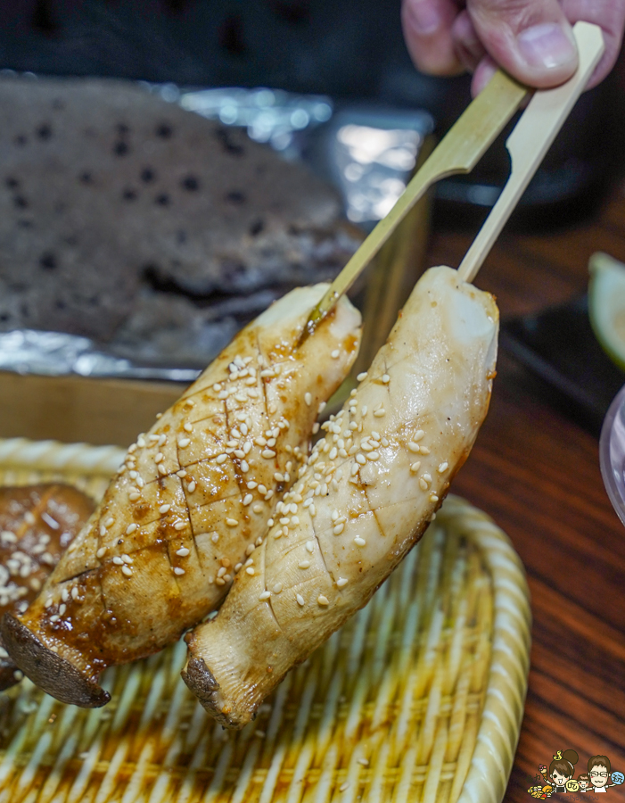 晚餐 宵夜 捷運美食 高雄 烤骨學院 烤魚 化石烤魚 萬聖節 節慶 特製 獨家 烤物 串串