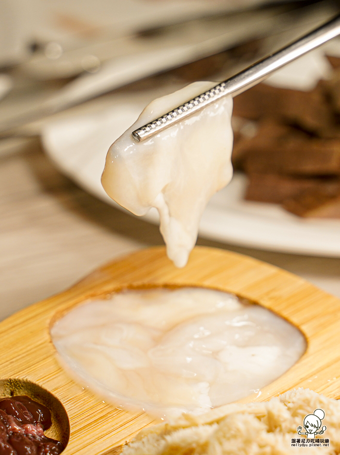 享牛 溫體牛 火鍋 鍋物 牛肉湯 溫體牛肉 熱炒 聚餐 聚會 包廂 高雄宵夜 