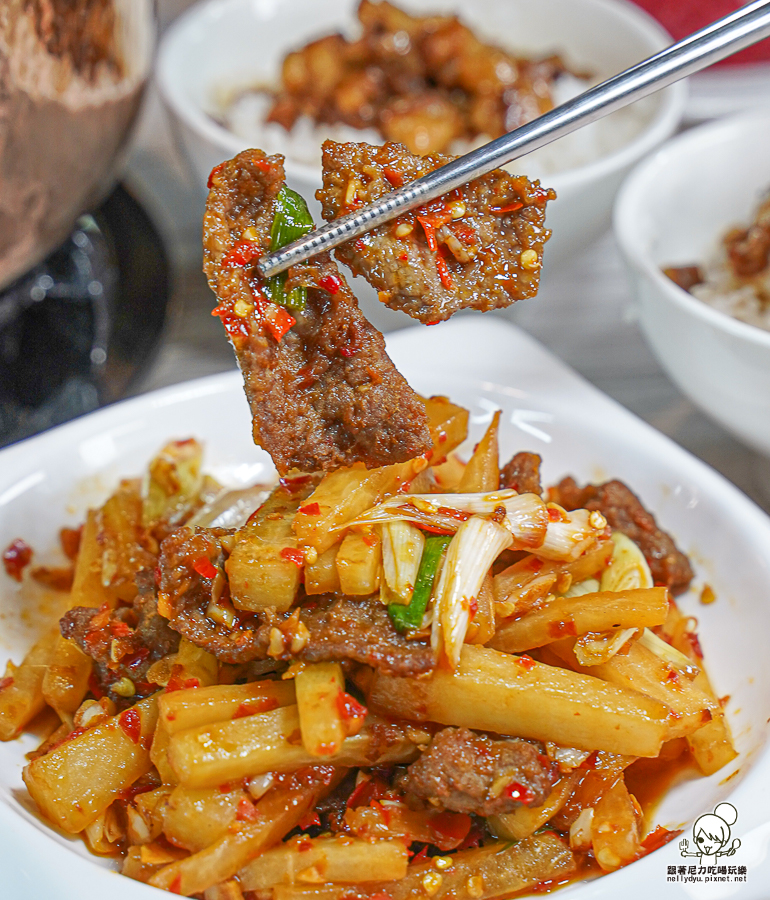 享牛 溫體牛 火鍋 鍋物 牛肉湯 溫體牛肉 熱炒 聚餐 聚會 包廂 高雄宵夜 