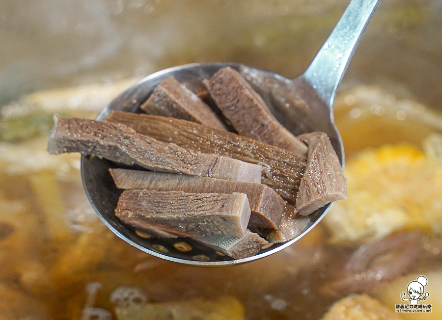 享牛 溫體牛 火鍋 鍋物 牛肉湯 溫體牛肉 熱炒 聚餐 聚會 包廂 高雄宵夜 