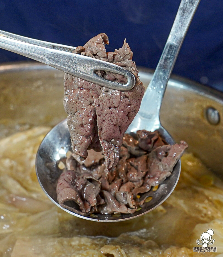 享牛 溫體牛 火鍋 鍋物 牛肉湯 溫體牛肉 熱炒 聚餐 聚會 包廂 高雄宵夜 