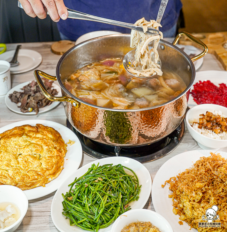 享牛 溫體牛 火鍋 鍋物 牛肉湯 溫體牛肉 熱炒 聚餐 聚會 包廂 高雄宵夜 