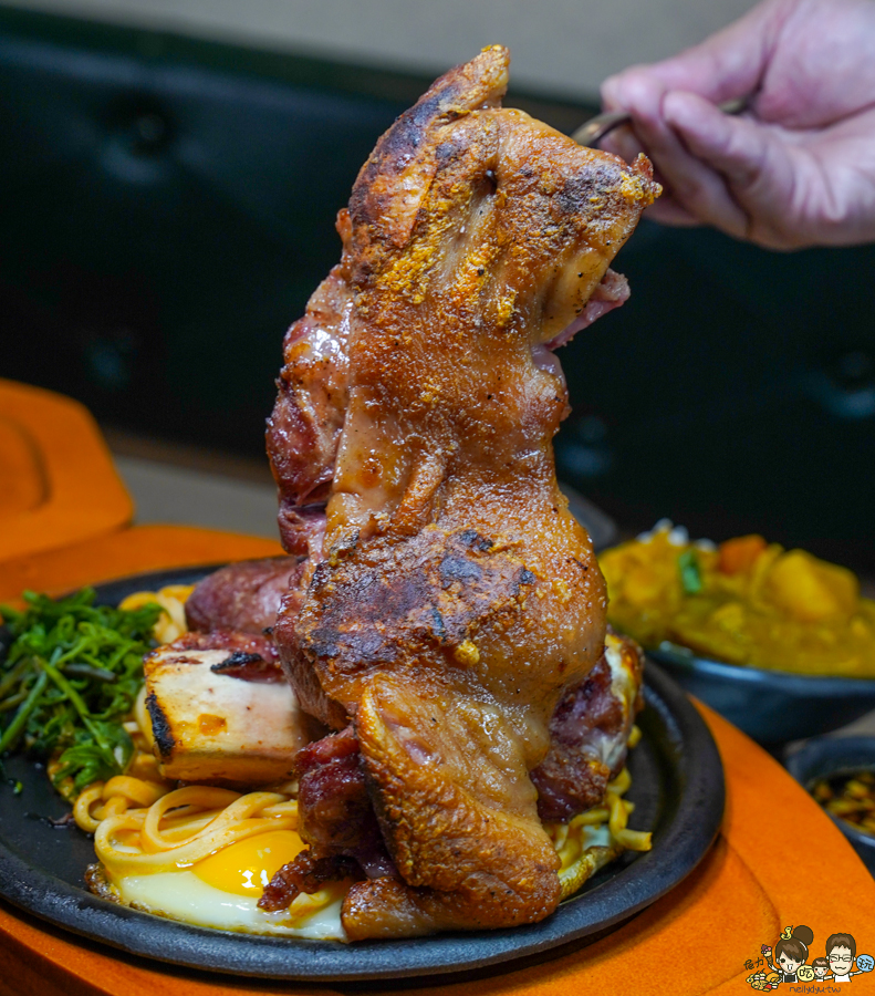 大港參貳牛排館 鼎山店 學區美食 鼎山家樂福 台式牛排 鐵板牛排 好吃 雙拼 加料 加量 澎派 好吃 自助吧