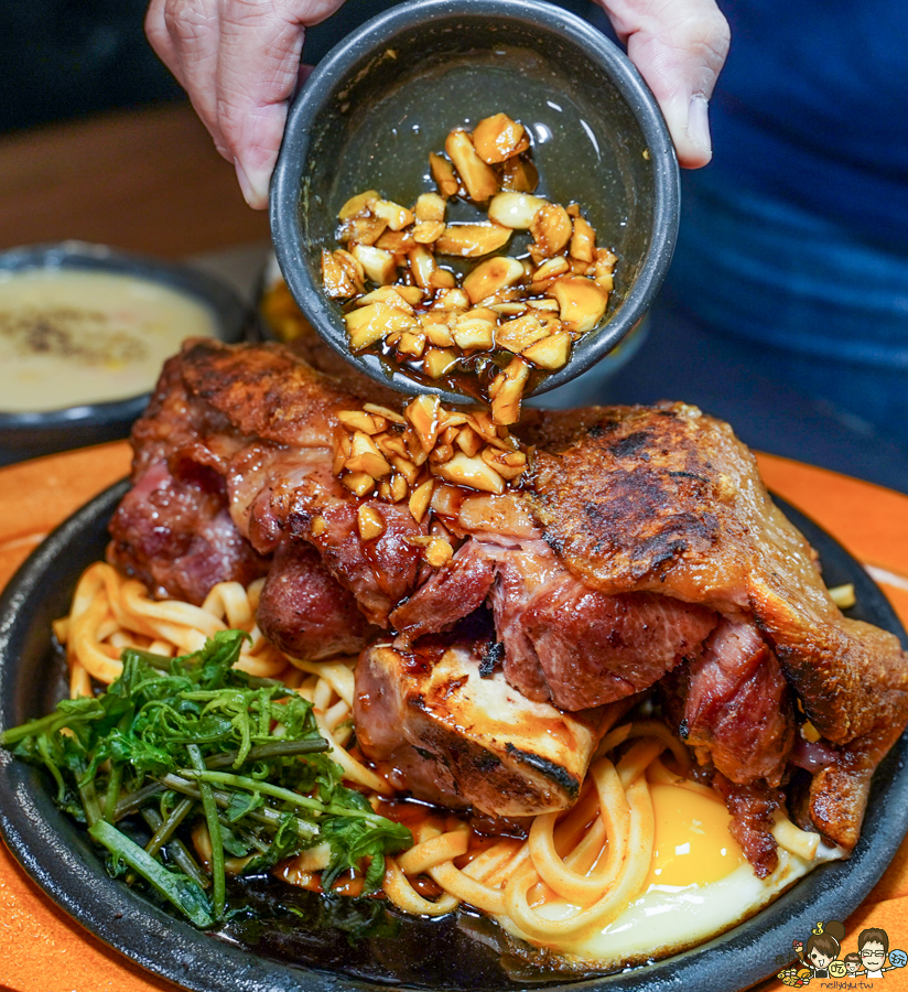 大港參貳牛排館 鼎山店 學區美食 鼎山家樂福 台式牛排 鐵板牛排 好吃 雙拼 加料 加量 澎派 好吃 自助吧